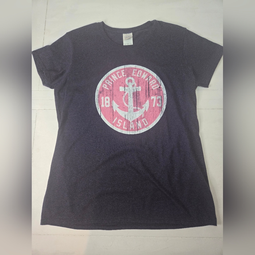 Prince Edward Island T-Shirt SS Dark Blue and Pink Size Large